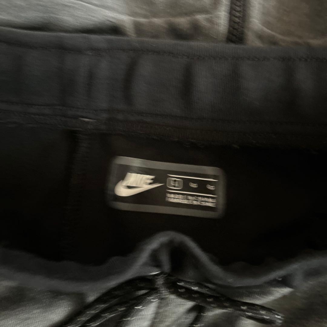 NIKEテックフリース 限定カラー