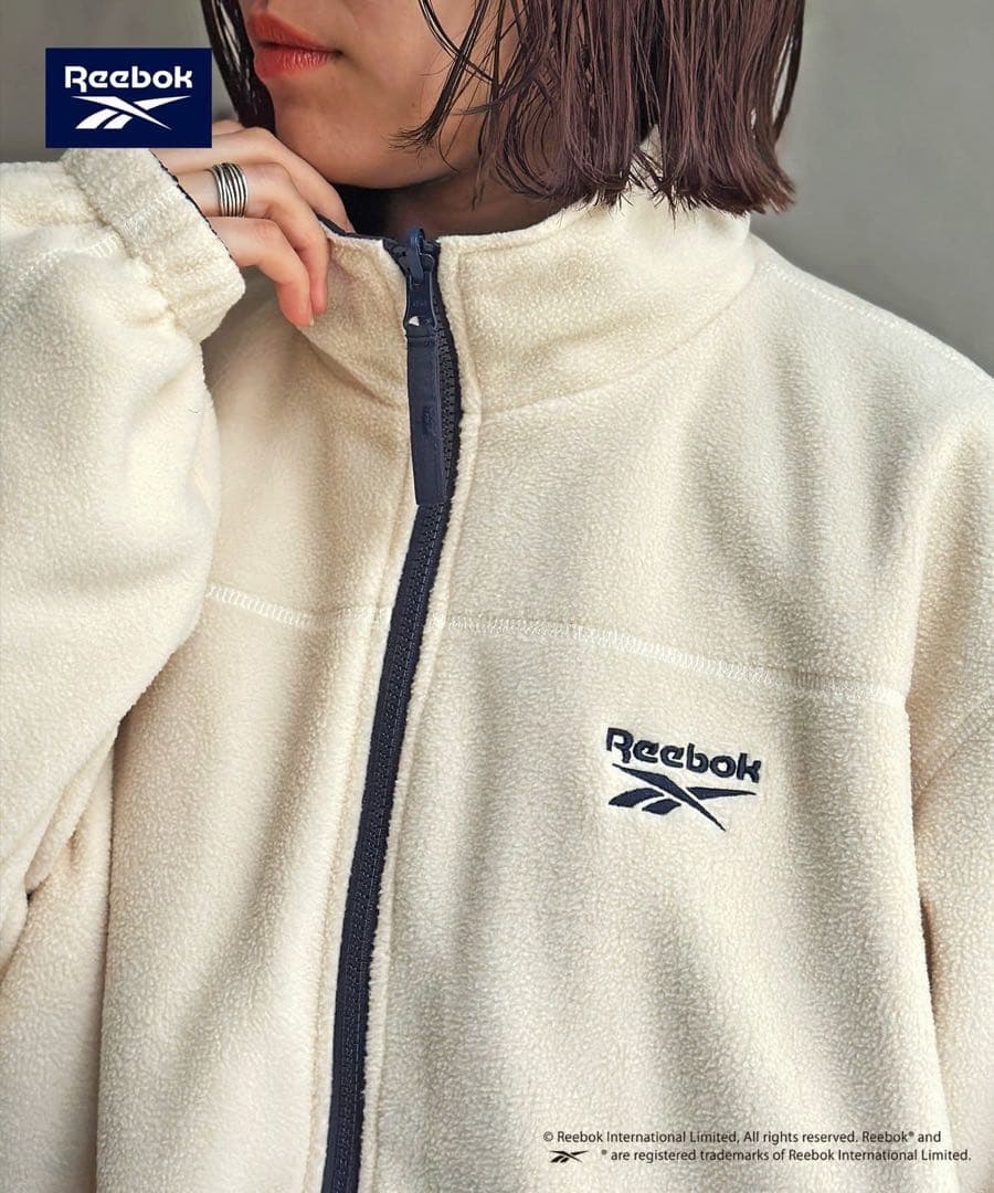 Reebok ネイビー　リバーシブルブルゾン