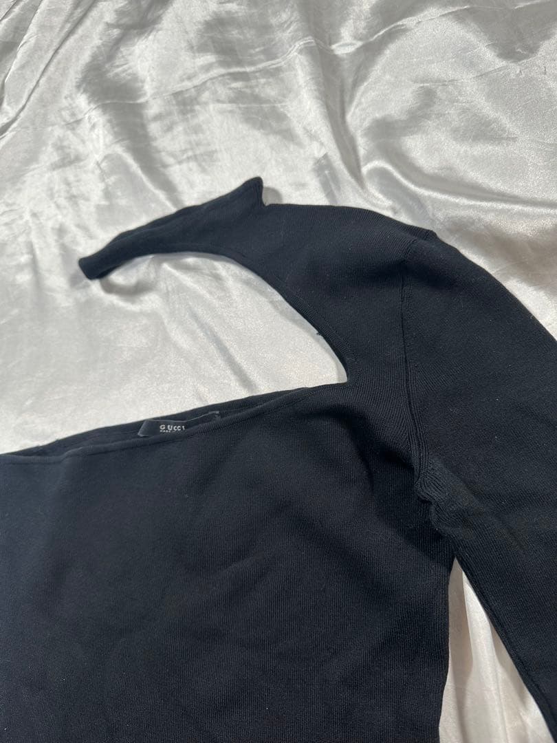 gucci グッチ　ワンショルダー　ニット　トップス