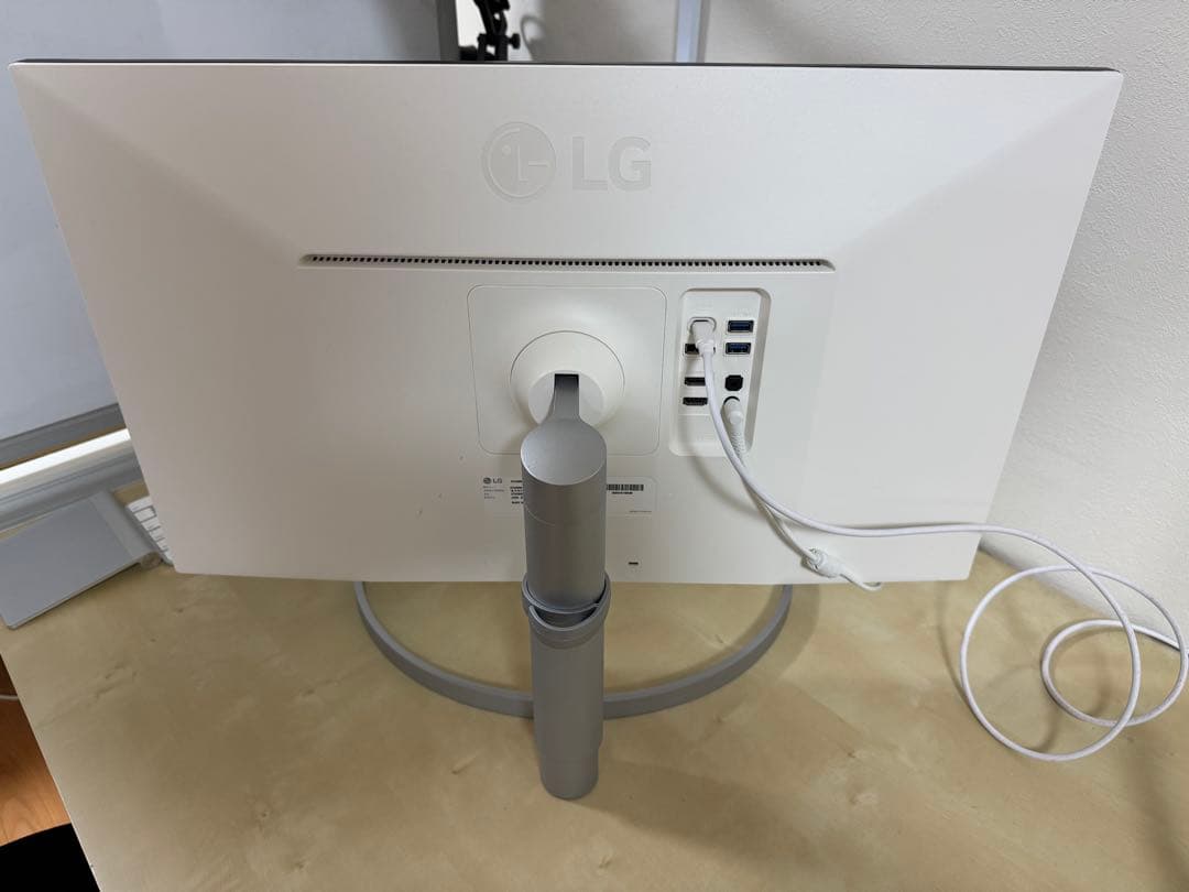 LGモニターディスプレイ 27UK850-W 27インチ/4K USB C