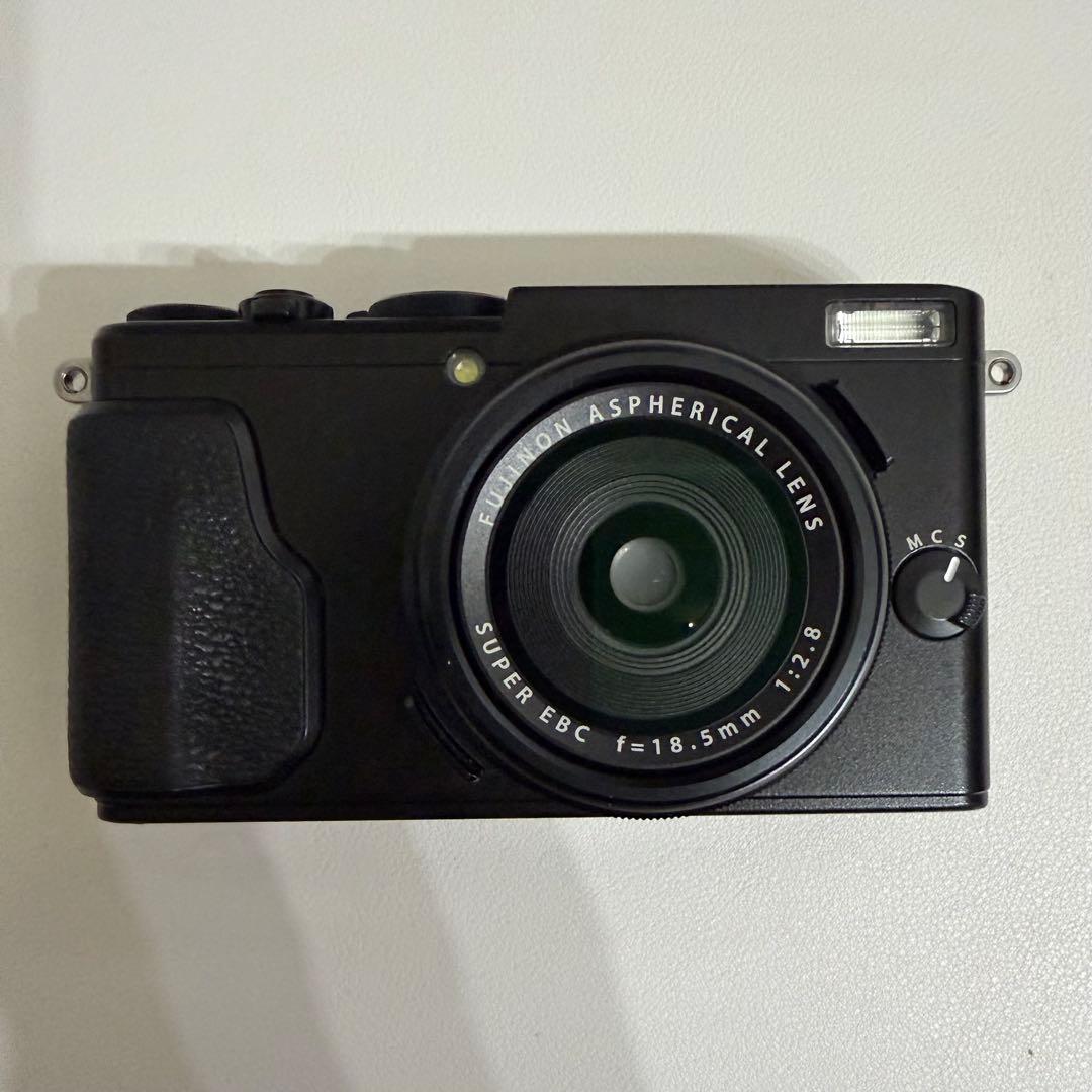 わ*ん様 [訳アリ]X70 富士フイルム コンパクトデジタルカメラ