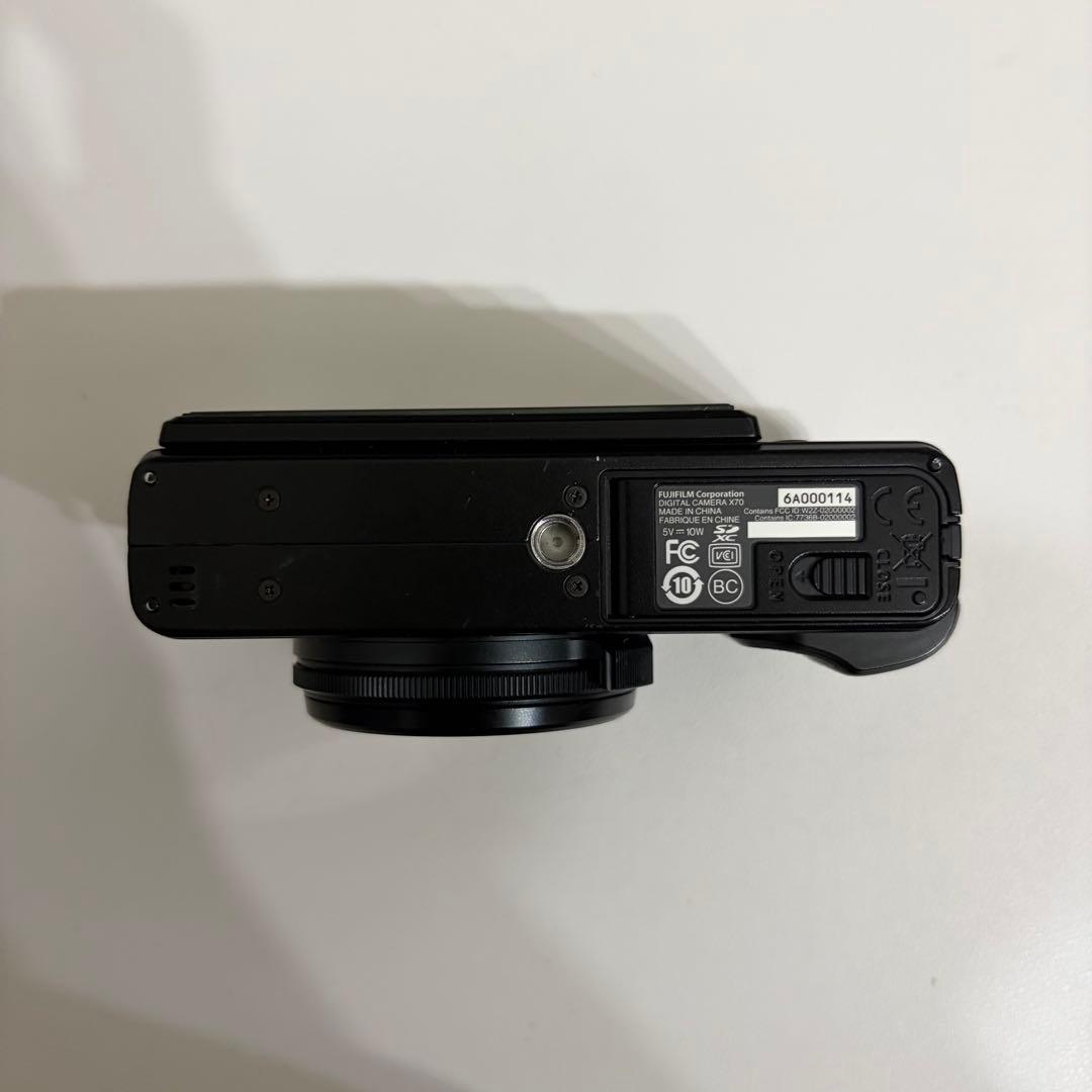 わ*ん様 [訳アリ]X70 富士フイルム コンパクトデジタルカメラ
