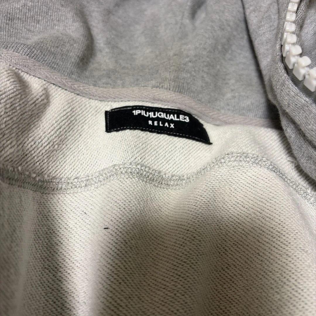 1PIU1UGUAALE3 パーカー
