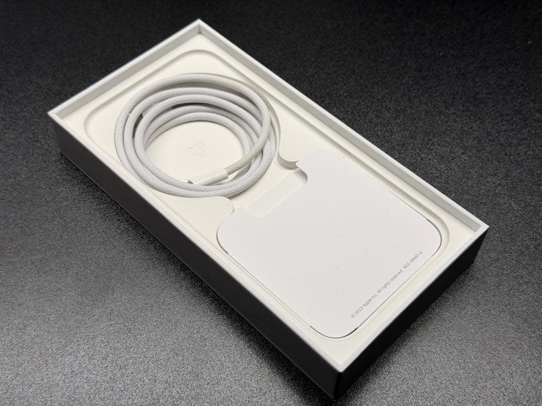 iPhone 15 Pro 128GB ブラックチタニウム バッテリー87%