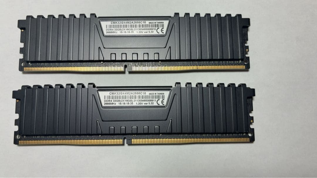メモリー Corsair Vengeance LPX DDR4 32GB