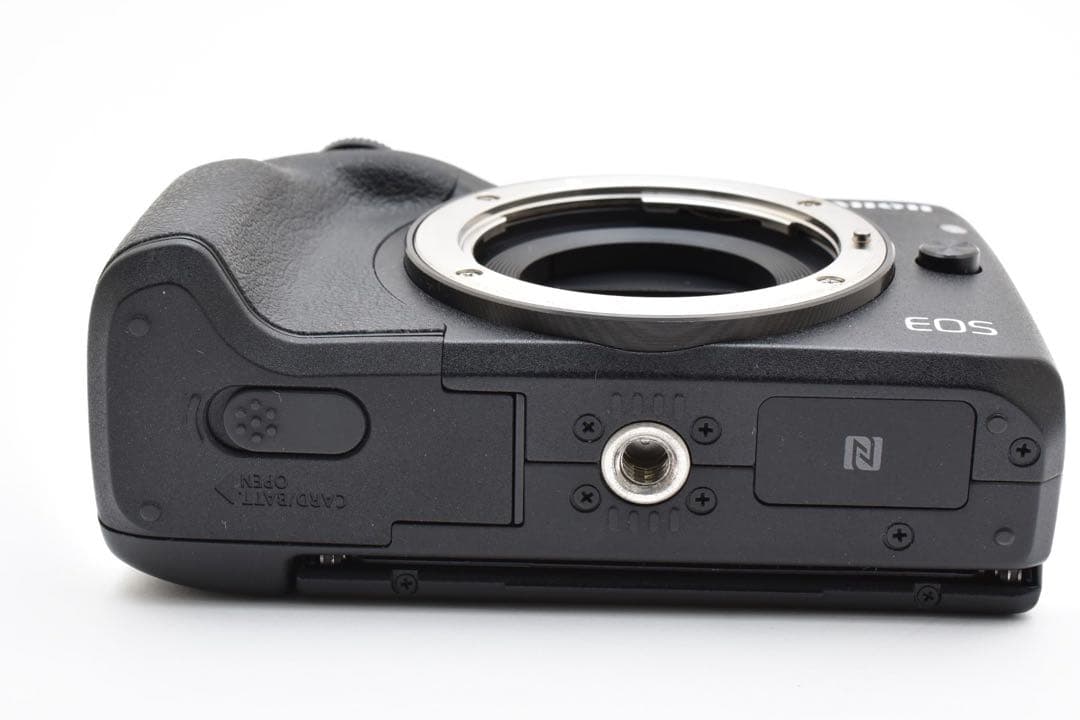 キヤノン CANON EOS M3 EF-M ダブルズーム 【Wi-Fi搭載！】