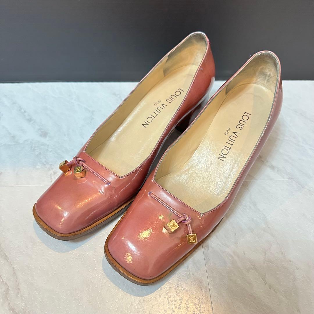 Louis Vuitton ピンク スクエアトゥ パンプス モノグラム キューブ