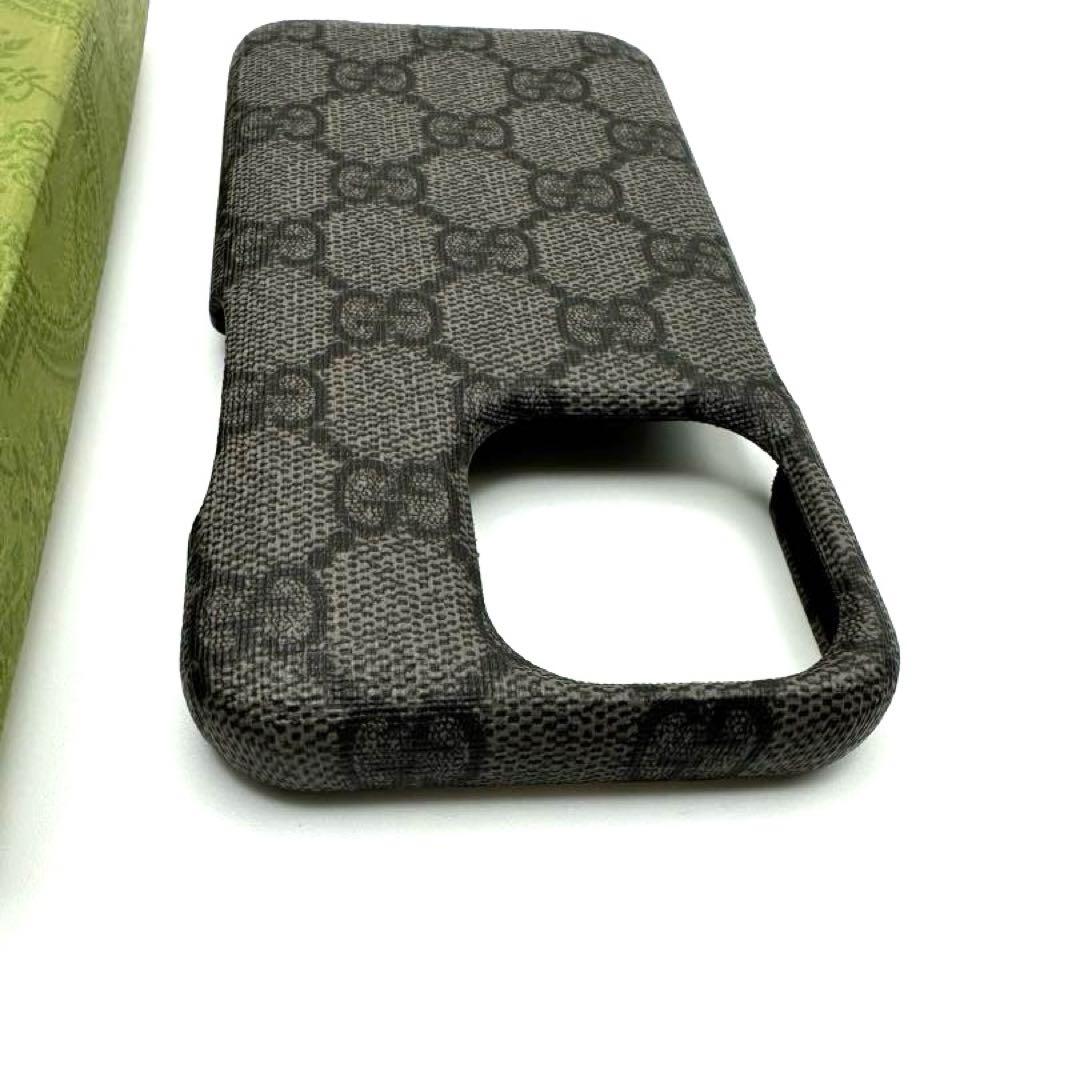 美品　GUCCI iPhone 15Pro スマホケース　GGスプリーム グレー
