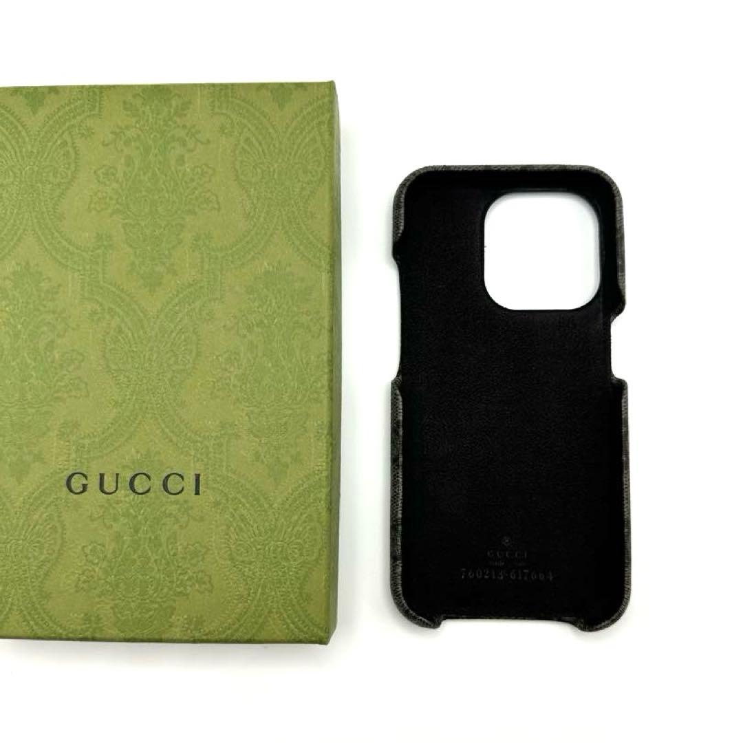 美品　GUCCI iPhone 15Pro スマホケース　GGスプリーム グレー