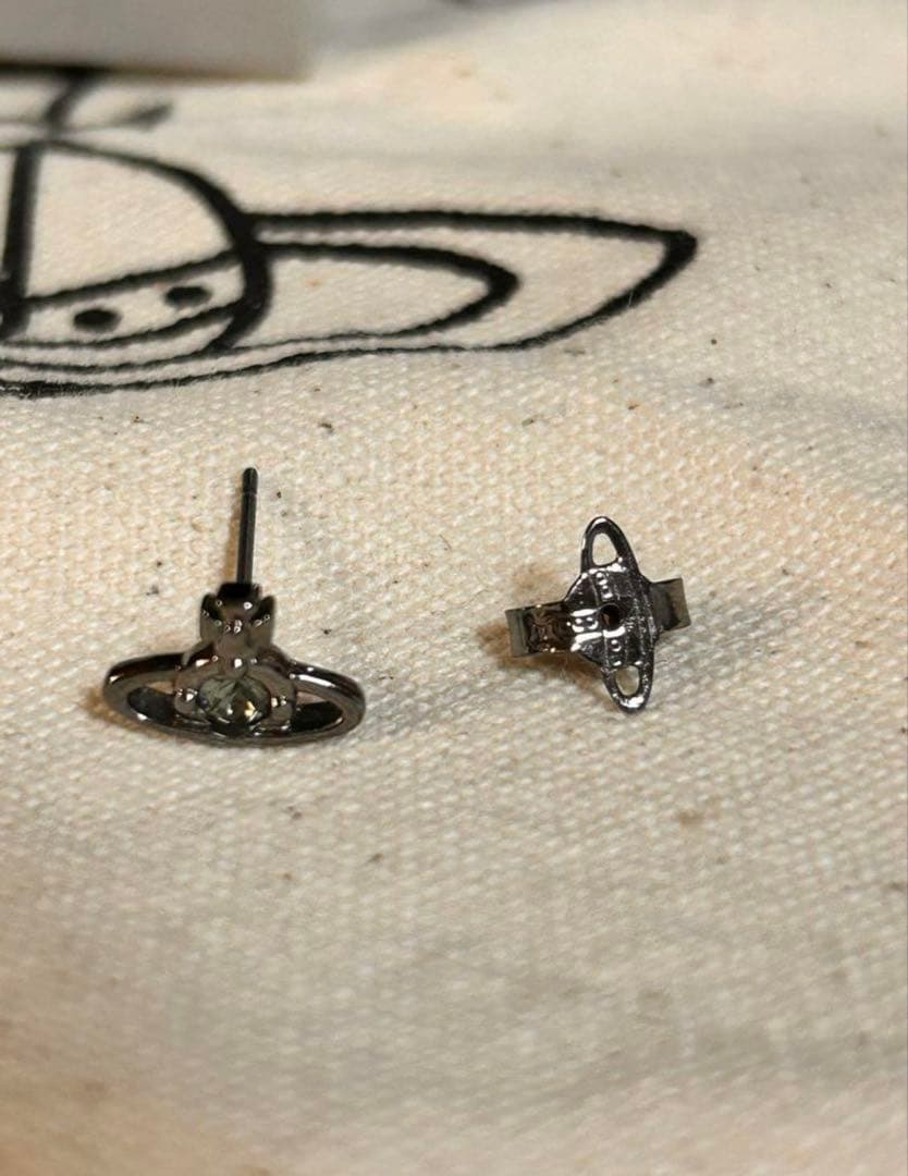 Vivienne Westwood シングルピアス シルバー