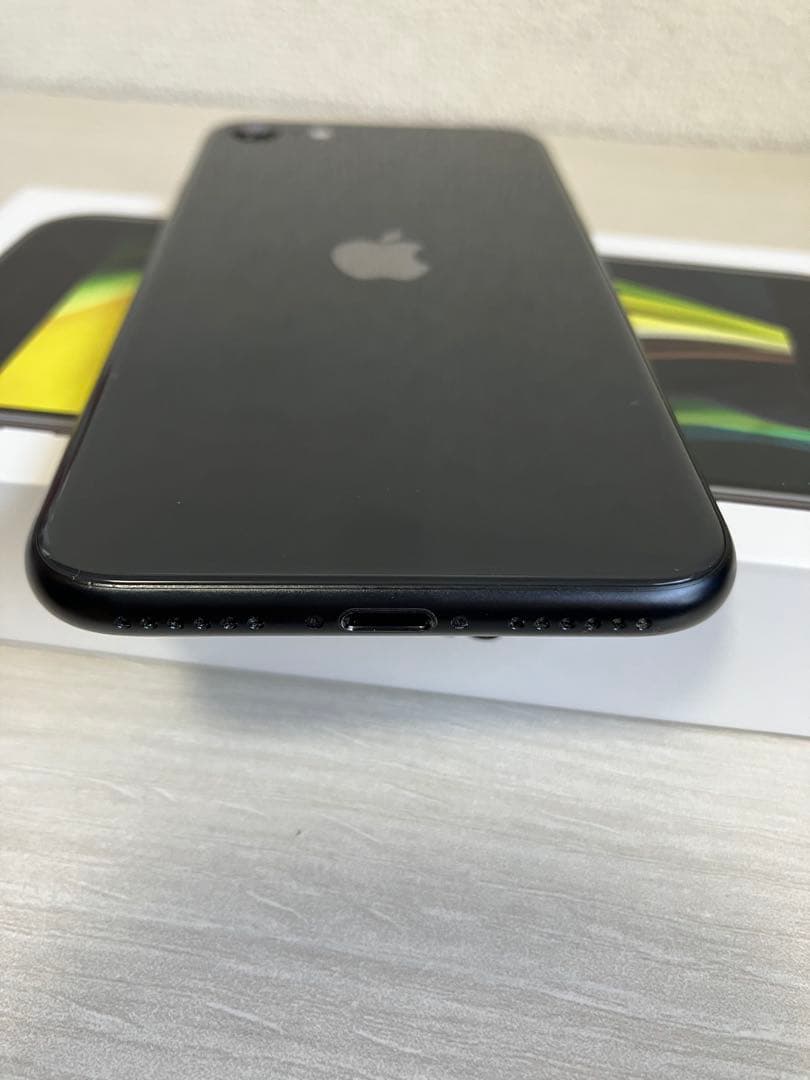 iPhone SE2 SIMフリー 第2世代 黒　black　本体