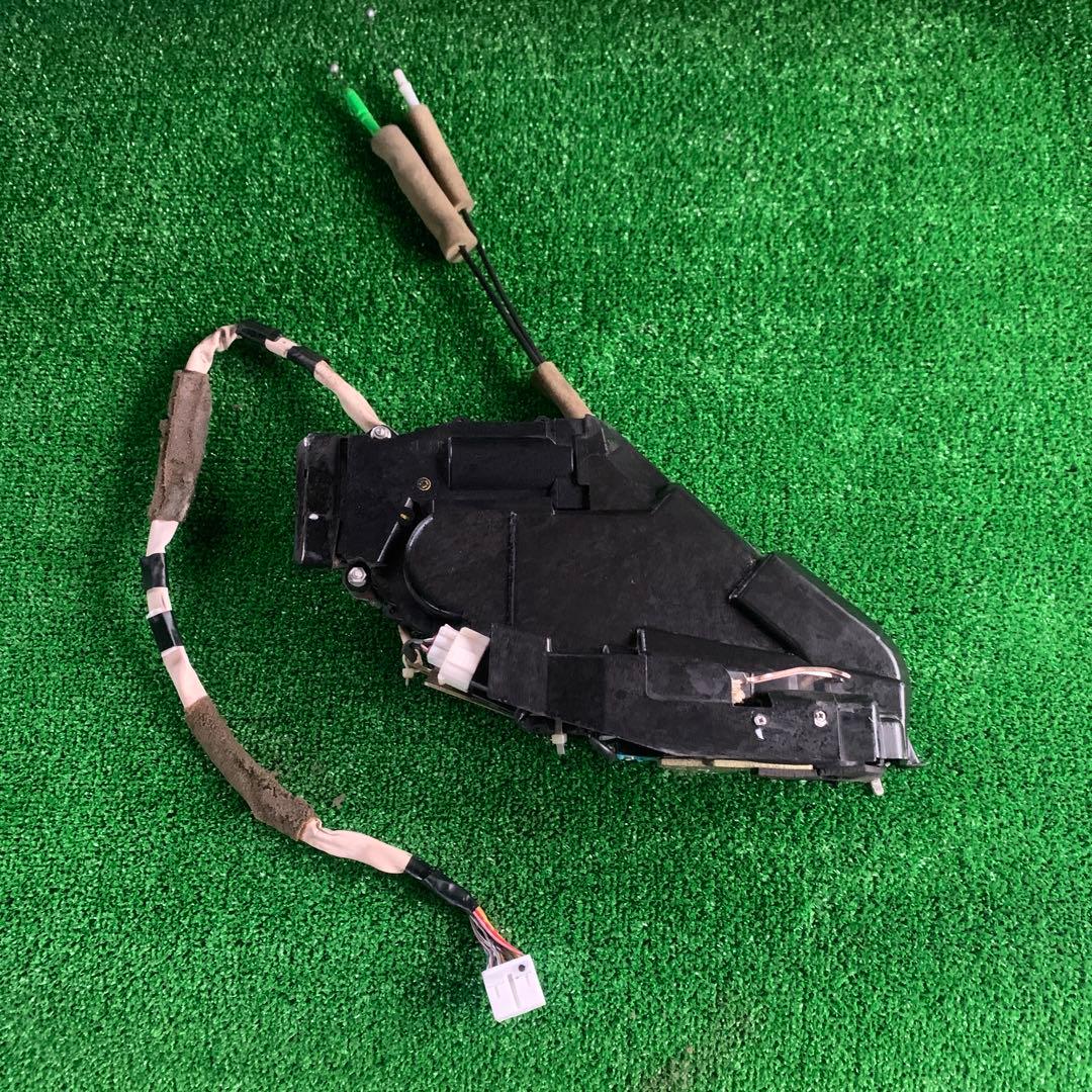 トヨタ　セルシオ　30 31 後期　純正ドアロックアクチュエーター左リア　中古品