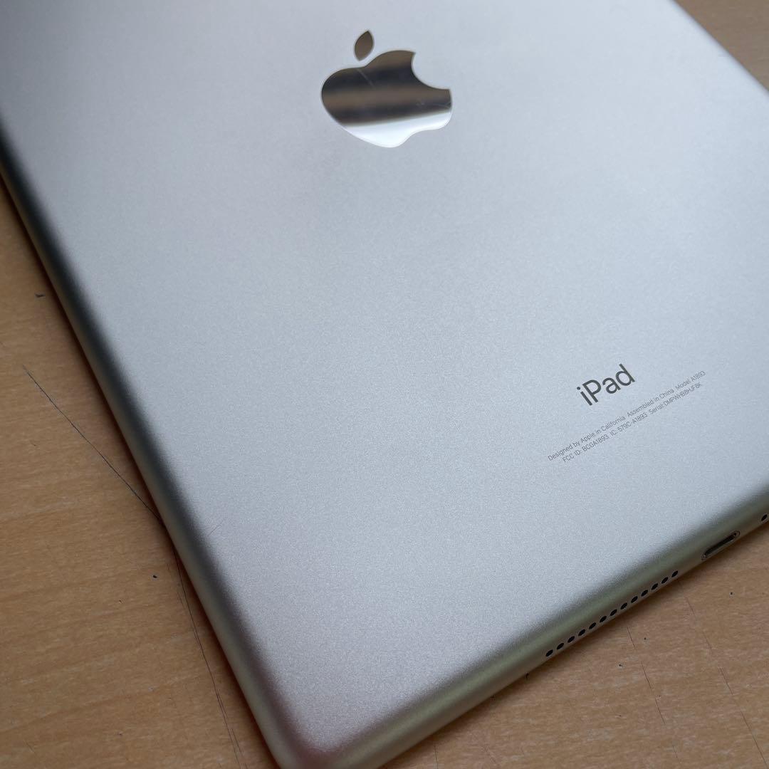 iPad 第6世代　A1893　Wi-Fiモデル　シルバー　32GB 美品#4