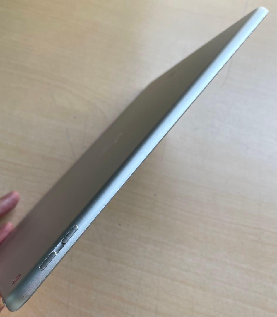 iPad 第6世代　A1893　Wi-Fiモデル　シルバー　32GB 美品#4