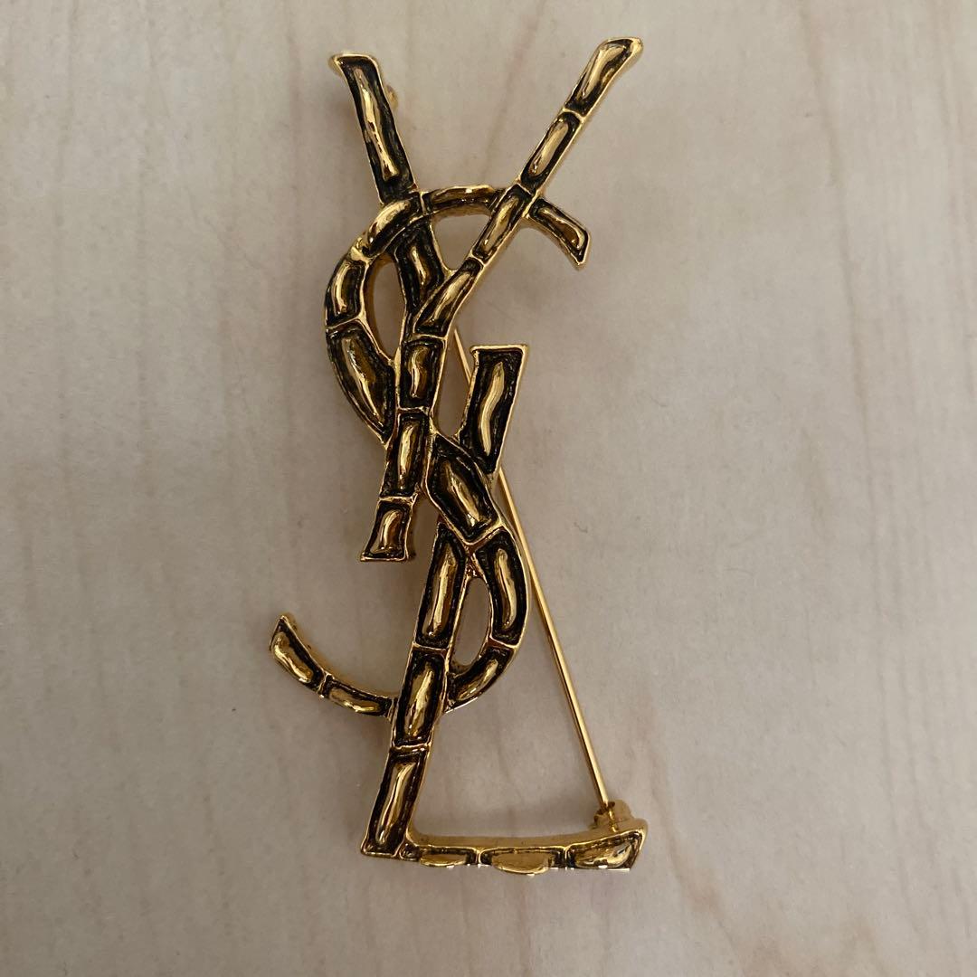 YSL　サンローラン　ブローチ　ロゴ　ゴールド