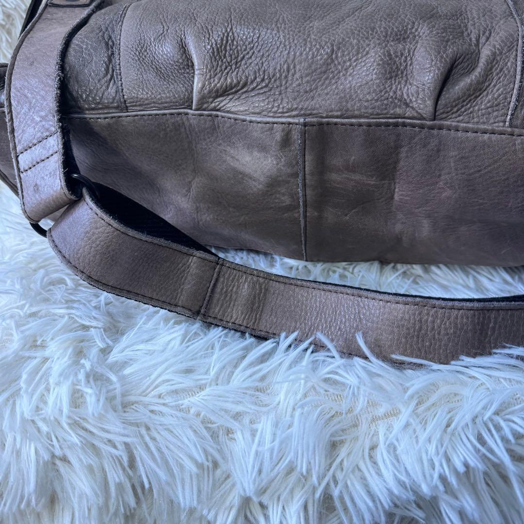 ZER 本革レザー　ショルダーバッグ 三層式