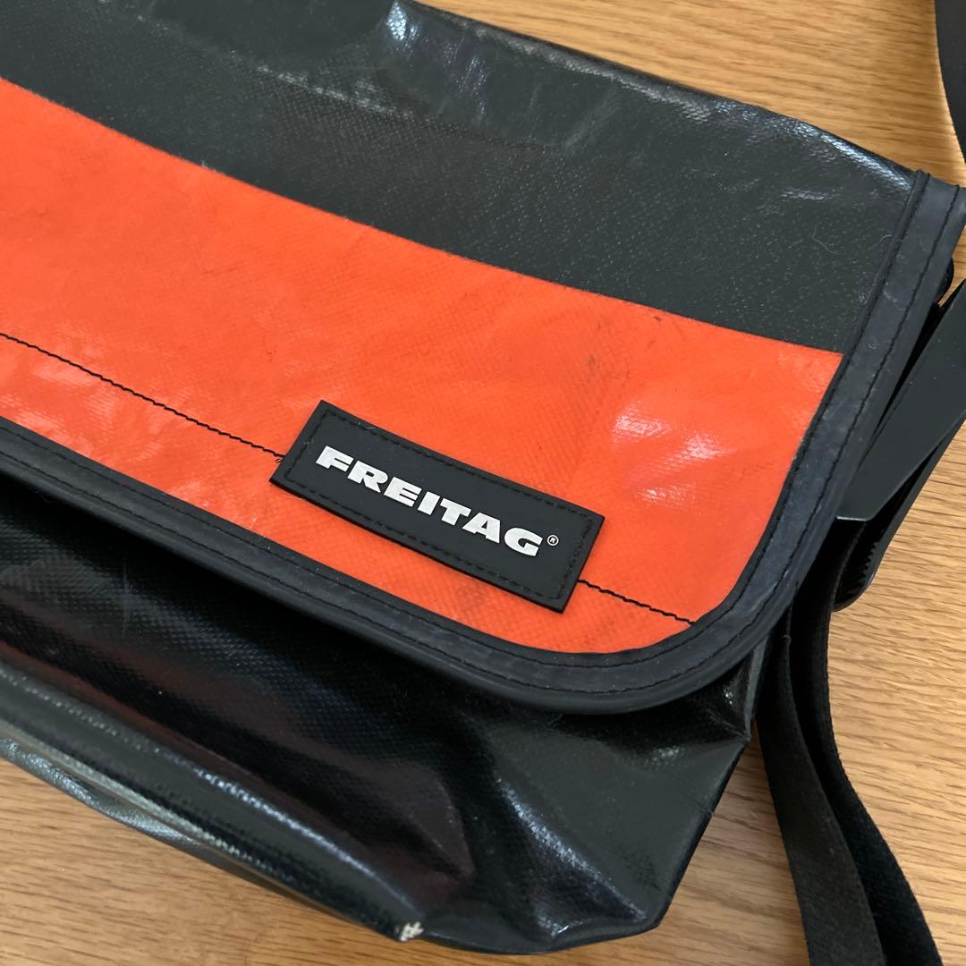 FREITAG メッセンジャーバッグ 黒/オレンジ