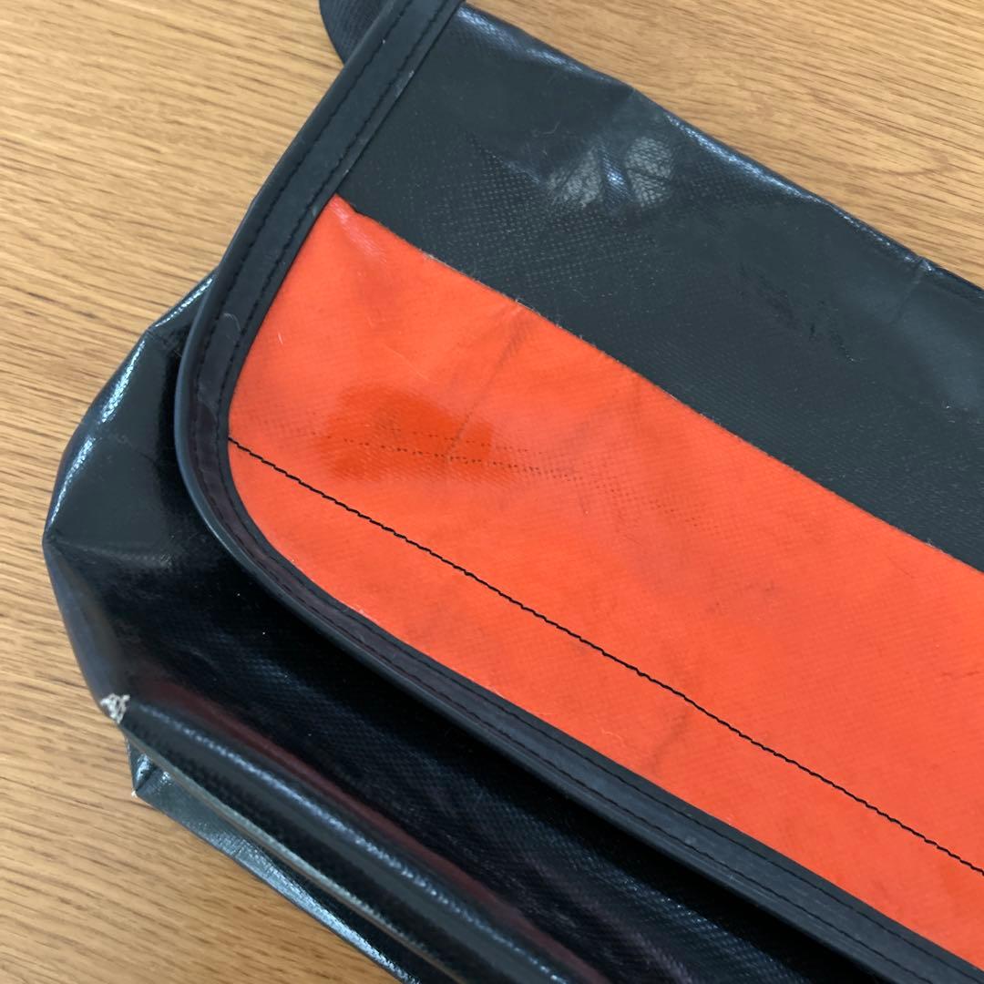FREITAG メッセンジャーバッグ 黒/オレンジ