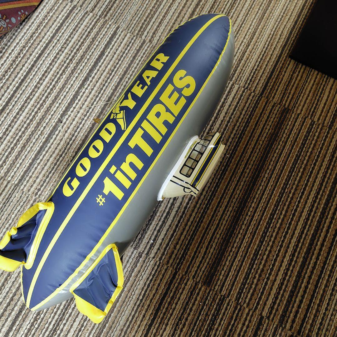 GOOD YEAR 飛行船型装飾品