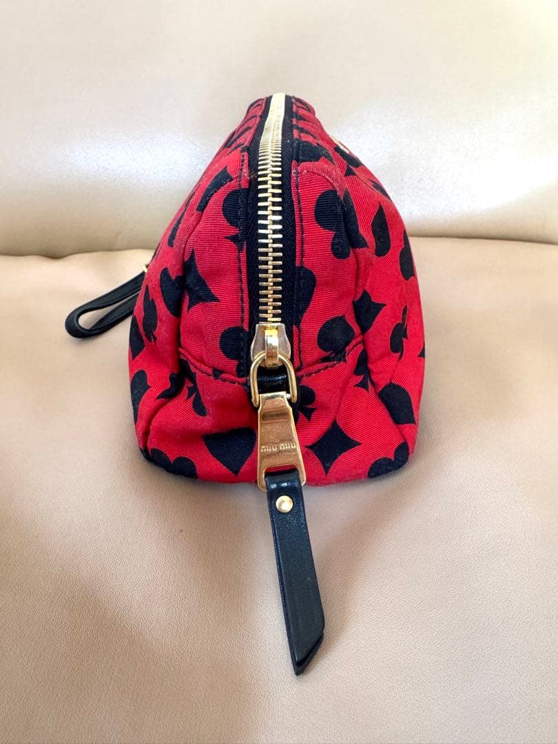 miu miu ポーチ