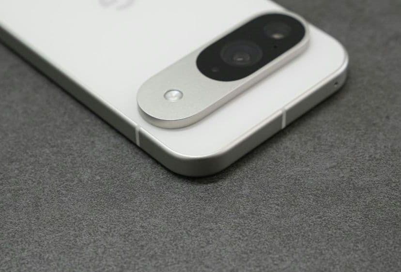 【美品】Google Pixel 9 128GB Porcelain 本体