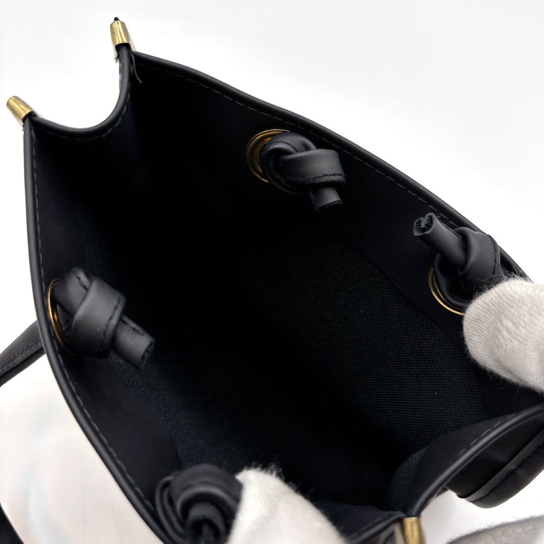 【美品】フェンディ ハンドバッグ ラバー ゴールド金具 ブラック