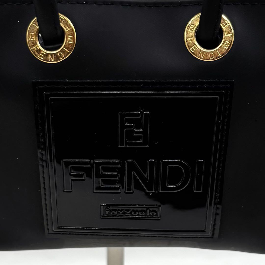 【美品】フェンディ ハンドバッグ ラバー ゴールド金具 ブラック