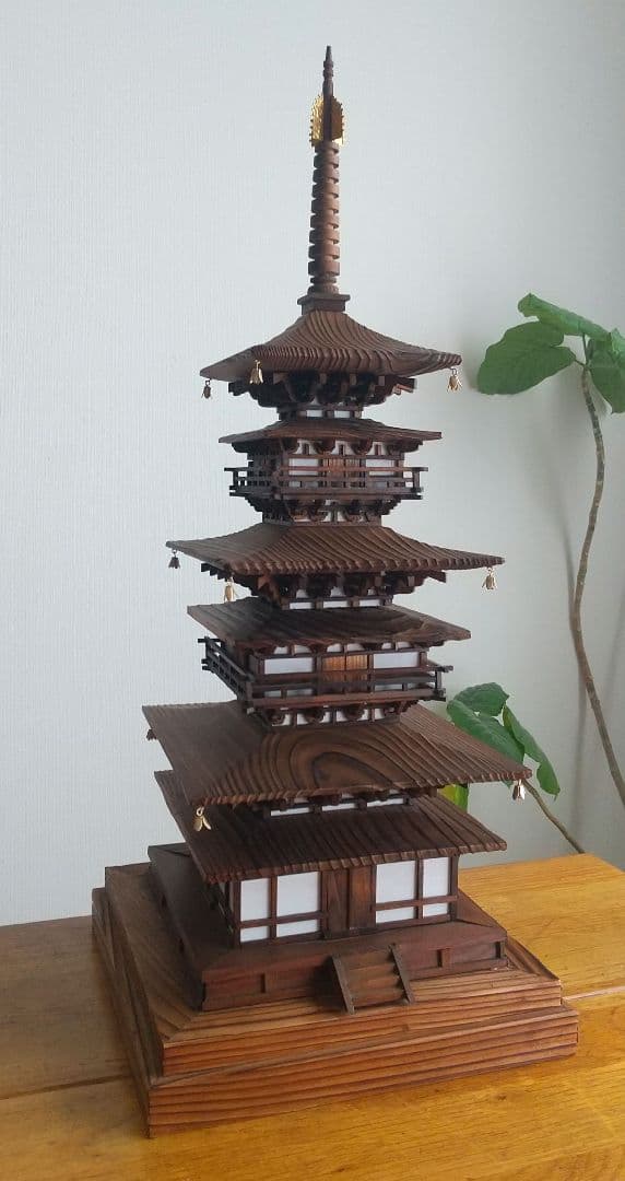 ヴィンテージ　木製　三重塔　高さ約56cm