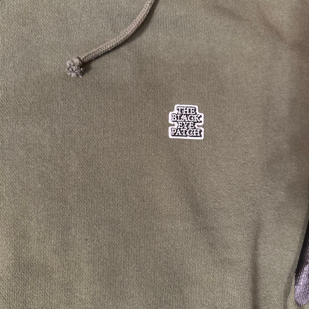 ブラックアイパッチ 黒眼帯 バックプリント 家紋ロゴ パーカー L