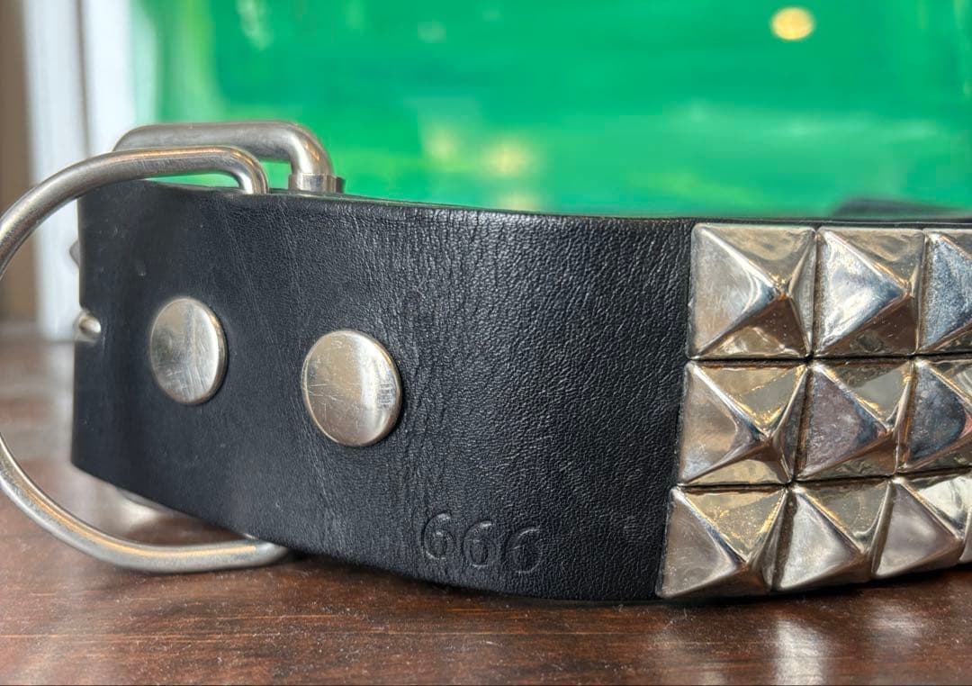 666 スタッズ ブラックレザーベルト 3連スタッズ