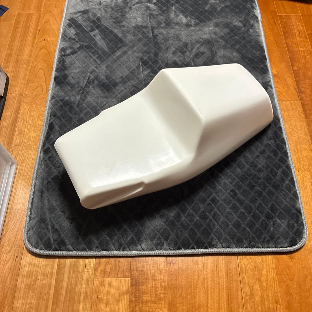 FZRタイプ　シートカウル