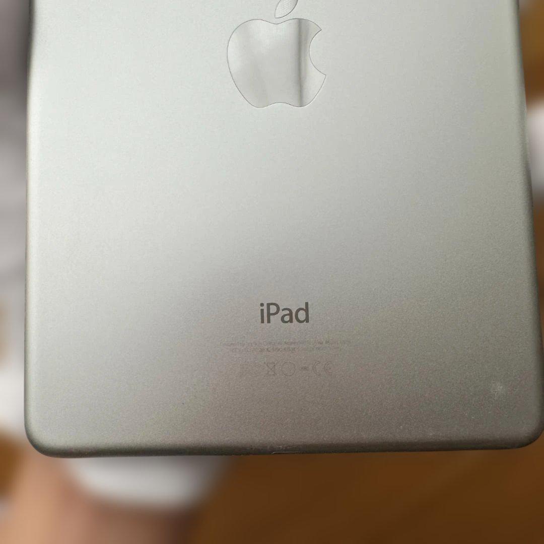 iPad mini 4 Wi-Fi シルバー 64GB 動作良好 おまけケース付