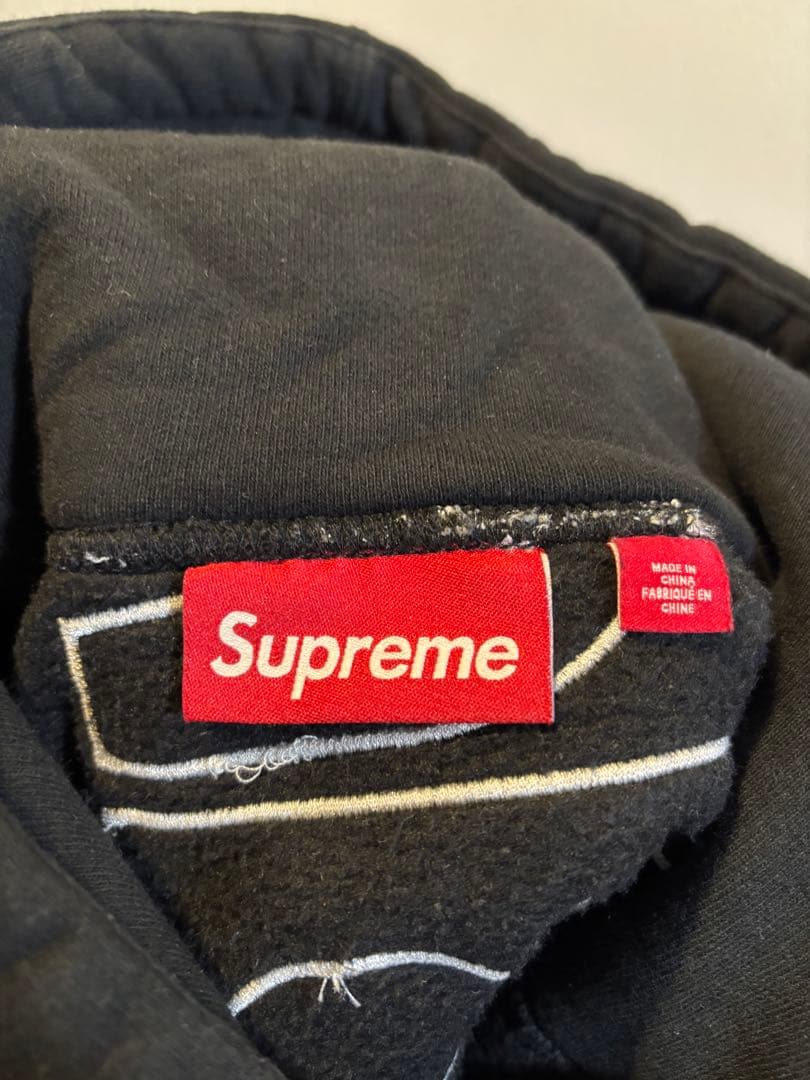 Supreme SS 25 ブラックパーカー