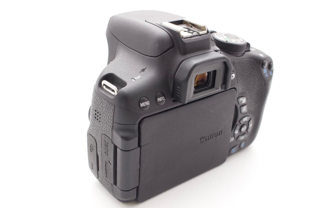 Canon EOS Kiss X8i ダブルレンズ　広範囲をカバー　Wi-Fi