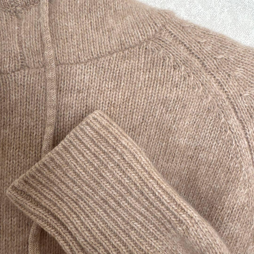 クラネ*フード付きベージュニットセーター