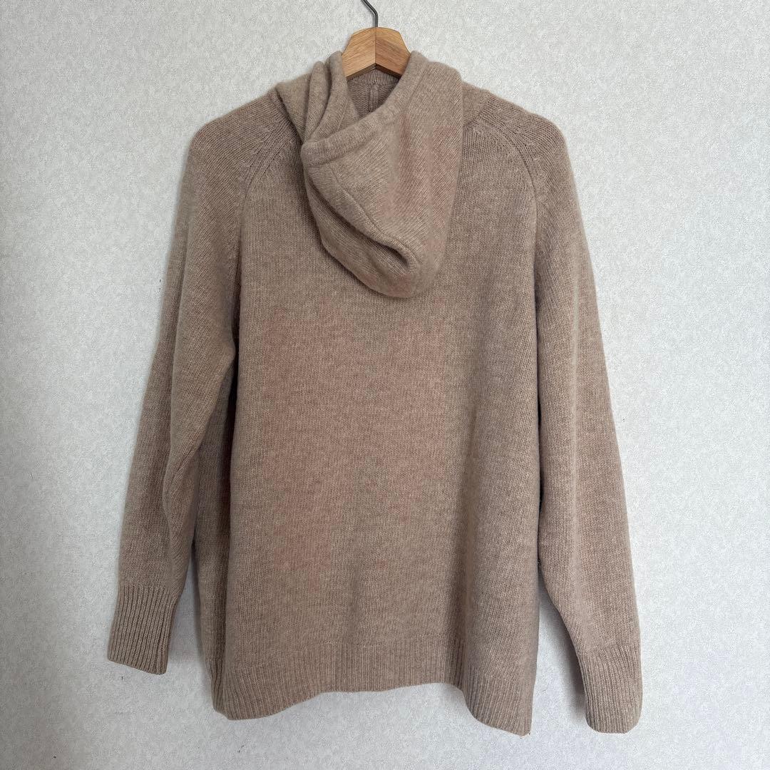 クラネ*フード付きベージュニットセーター