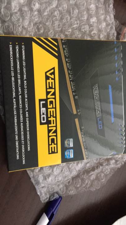 DDR4メモリ32ギガ(4x8)3200MhzVengeance