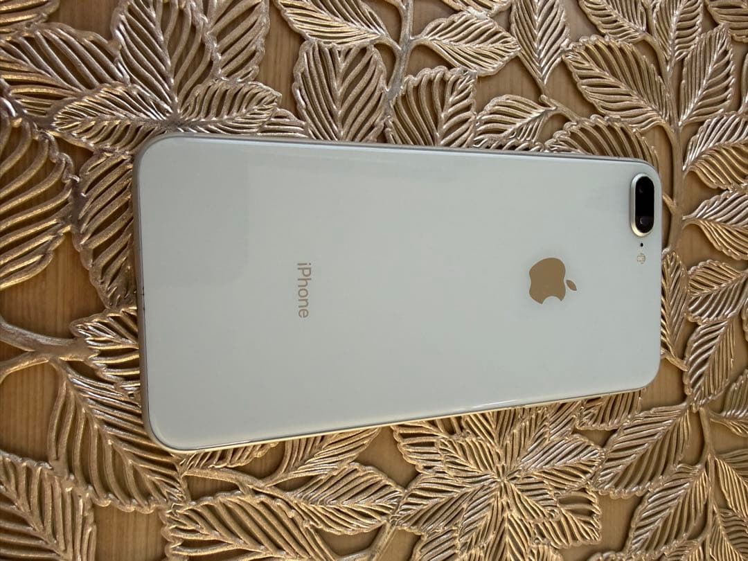 iPhone 8 Plus 美品　バッテリー100%