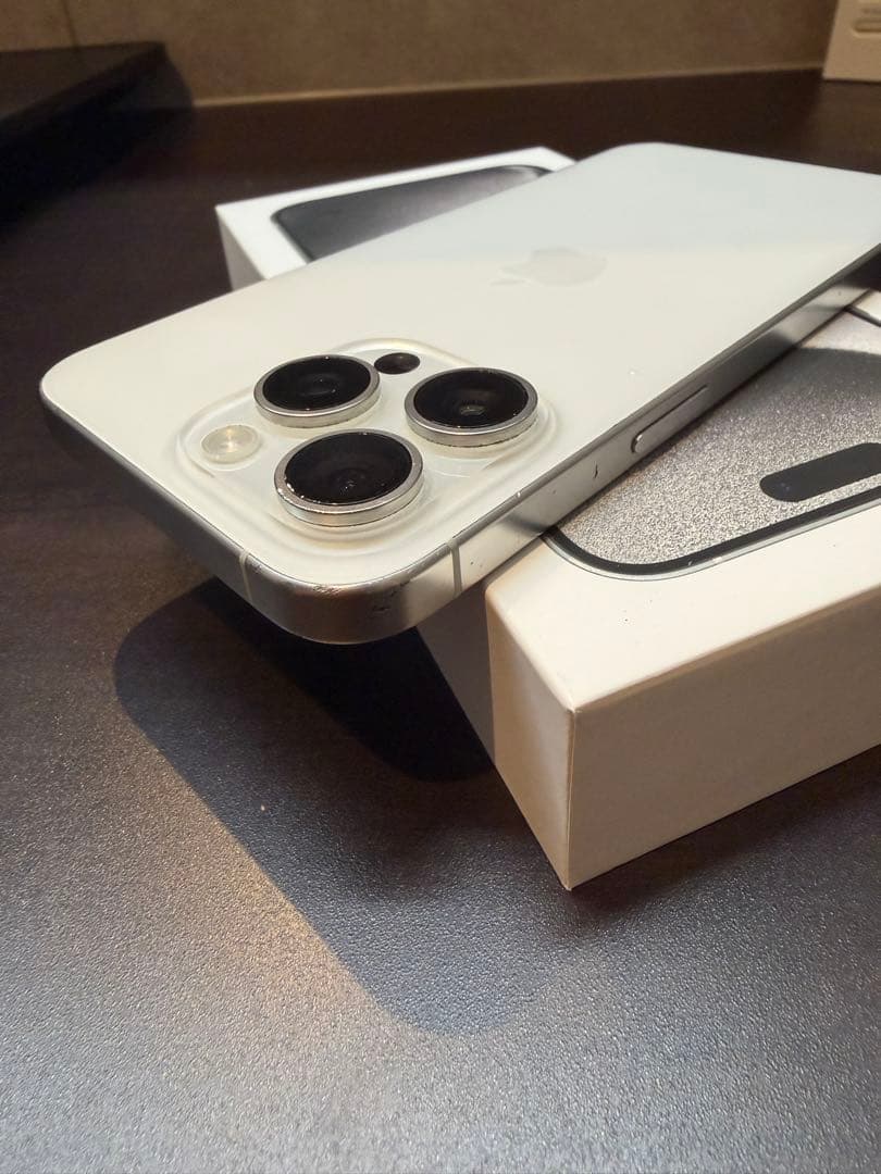 iPhone 15 Pro Max 256GB 本体　simフリー