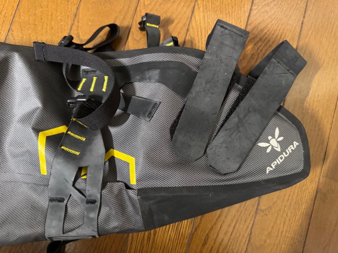 APIDURA ドライ（Expedition）ミドルサドルバック14リットル