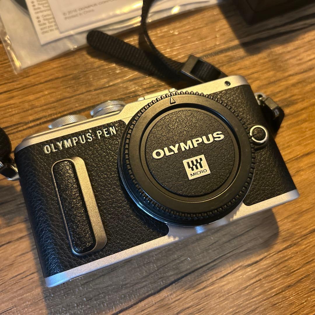【美品】OLYMPUSミラーレス一眼E-PL8 EZダブルズームキット ブラック