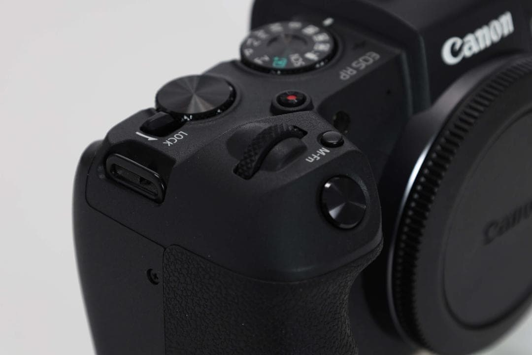 Canon EOS RP ミラーレス一眼カメラ 純正グリップ付き