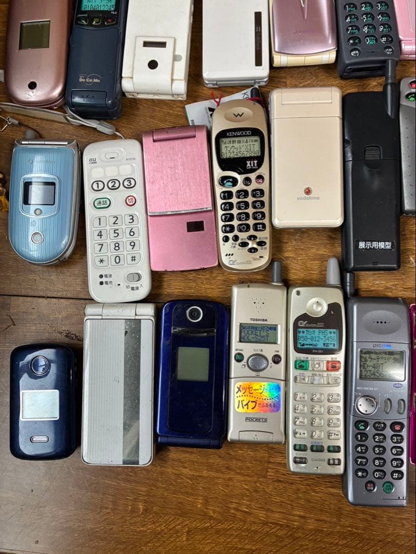 携帯電話本体多数セット