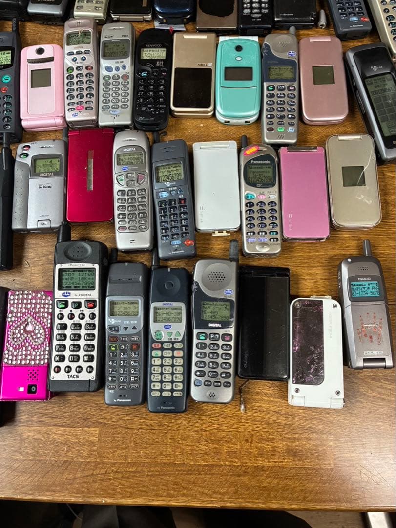 携帯電話本体多数セット
