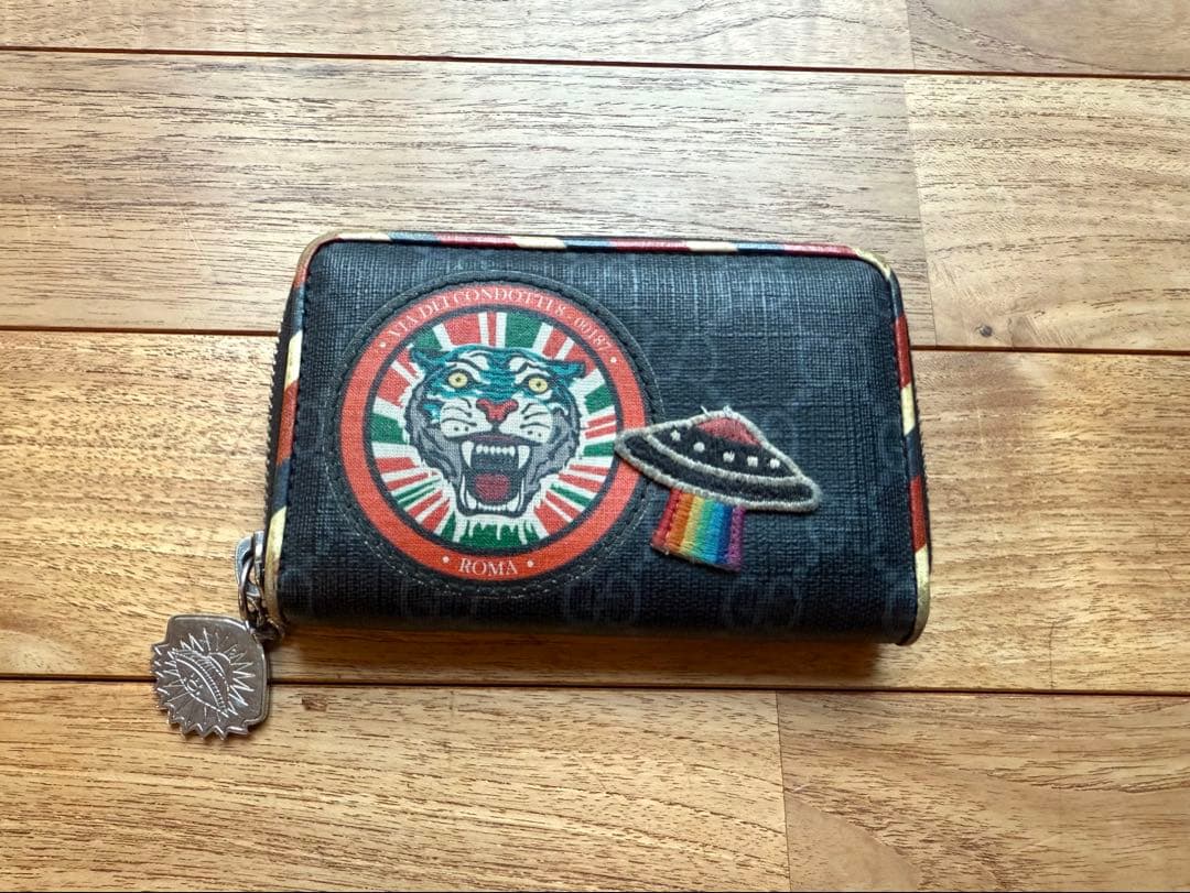 GUCCI ケース 虎と宇宙船刺繍