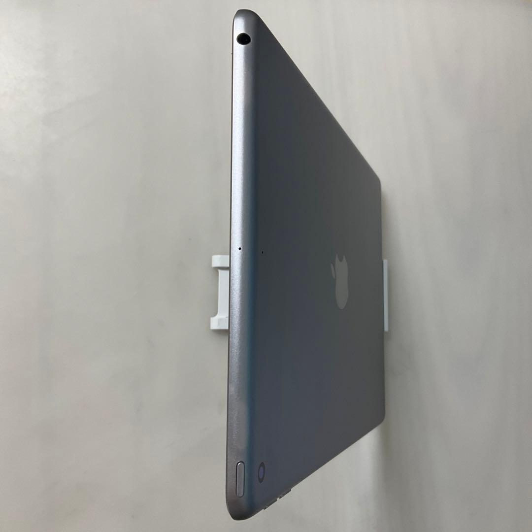 iPad 第6世代　32GB Wi-Fi 美品