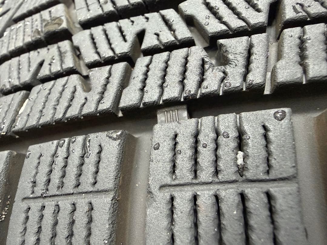 トヨタ　ライズ　16インチ スタッドレスタイヤ　ホイールセット