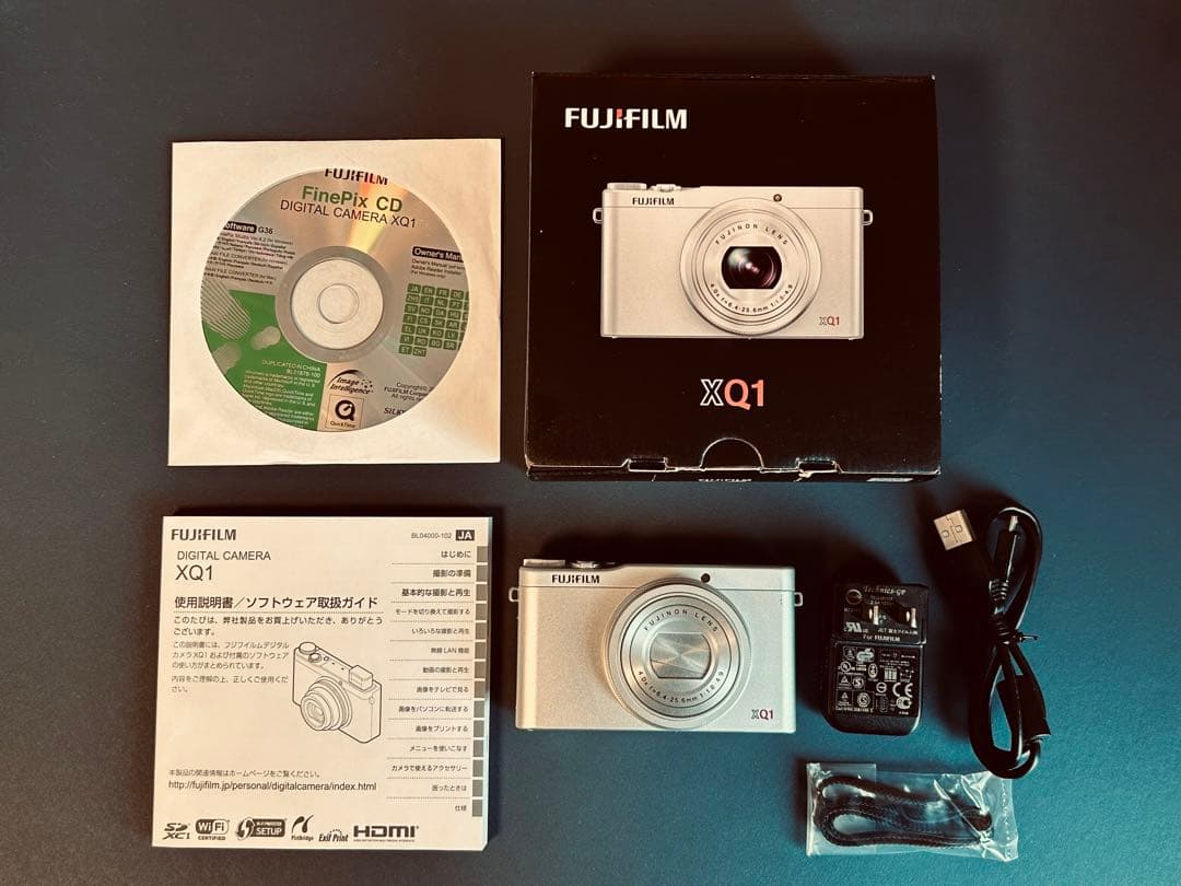 【極美品】デジタルカメラ FUJI FILM XQ1 SILVER