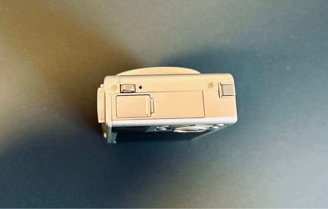 【極美品】デジタルカメラ FUJI FILM XQ1 SILVER