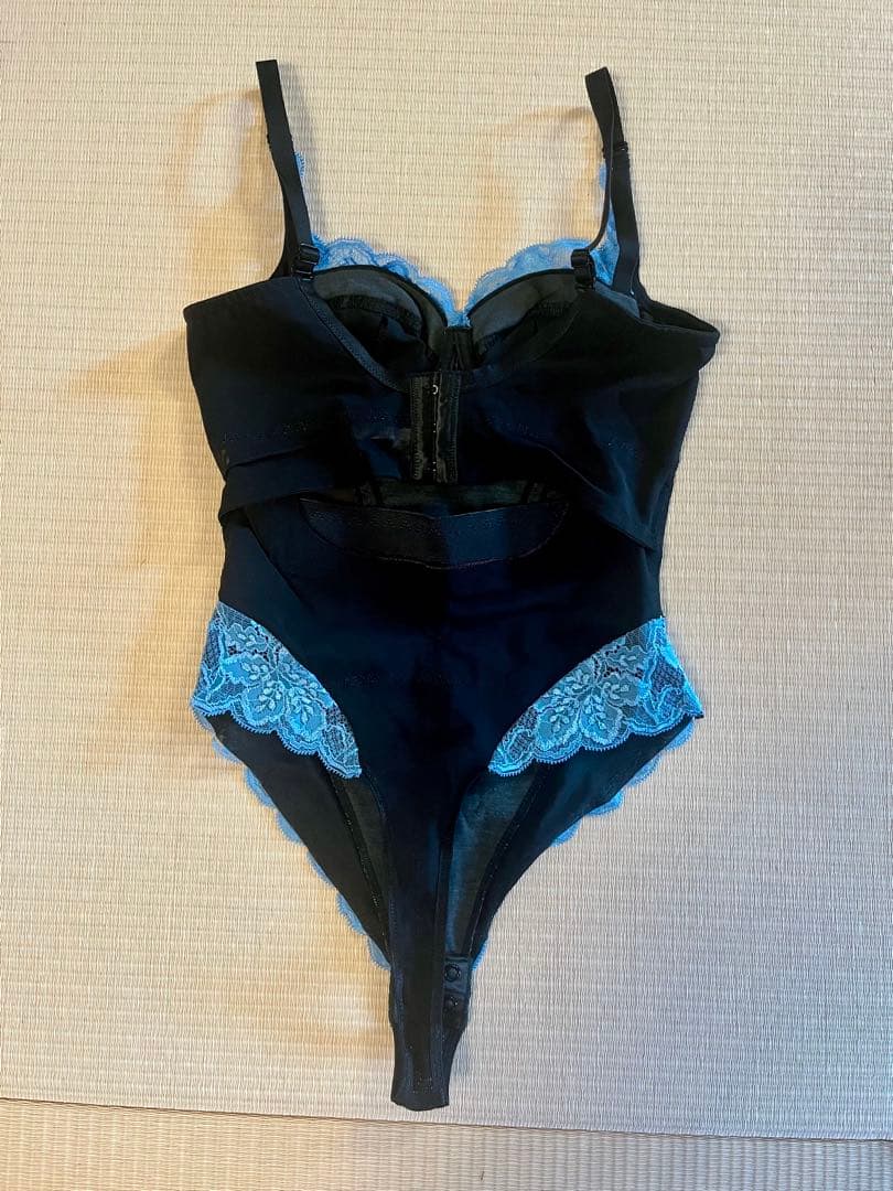 グラントイーワンズ　レース ボディスーツ(青と黒)